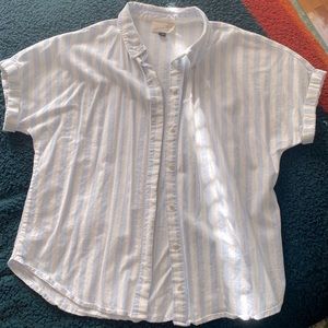 Universal thread button down size medium